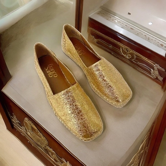 Women Shoes FRANCO SARTO Kenna Slip On Espadrilles Gold Crinkle Loafer Flats - Picture 1 of 7